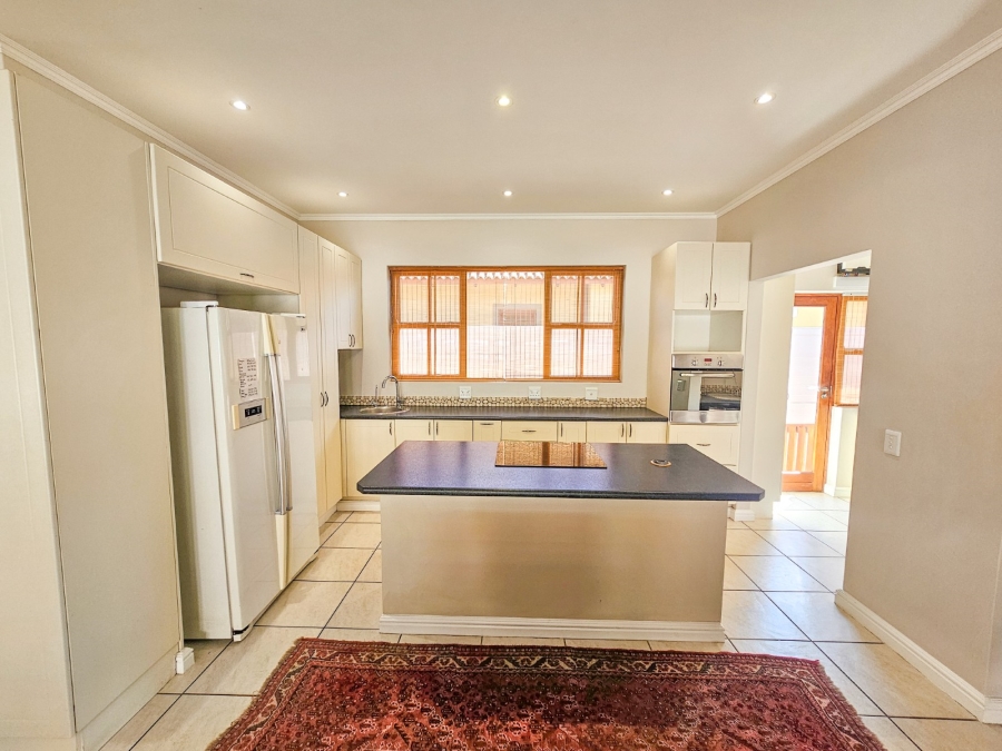 2 Bedroom Property for Sale in Whale Rock Gardens Western Cape